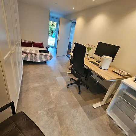 Apartment 2km From Centre Private Entrance Free Bike *